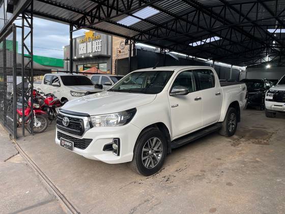 TOYOTA HILUX 2.8 SRV 4X4 CD 16V DIESEL 4P AUTOMÁTICO